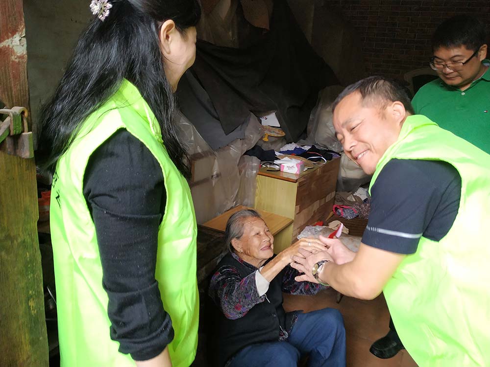 博皓電子重陽(yáng)問(wèn)候老人