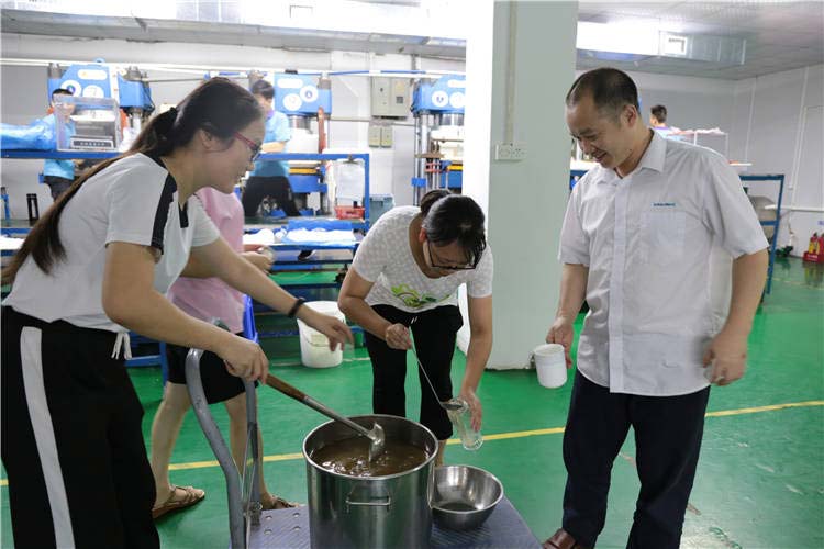 硅橡膠制品廠避暑