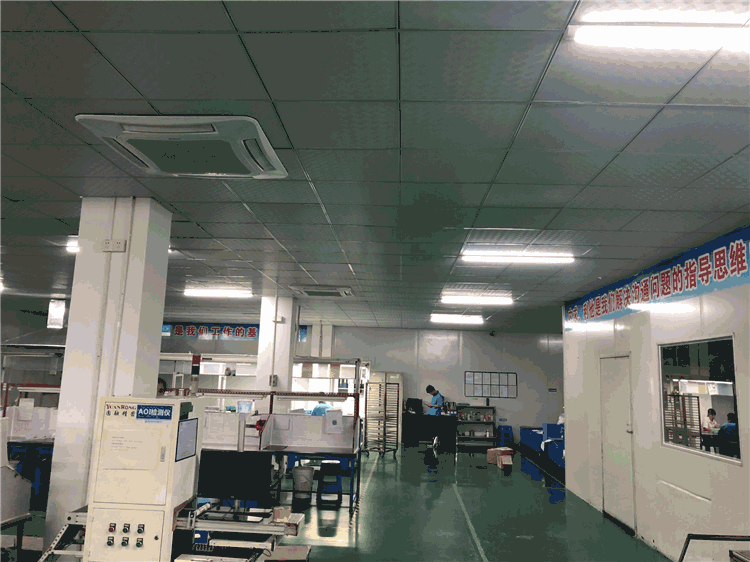 硅橡膠制品廠發(fā)放綠豆湯