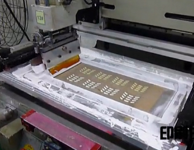 博皓全程實(shí)拍POS機(jī)硅膠按鍵生產(chǎn)成型工藝流程